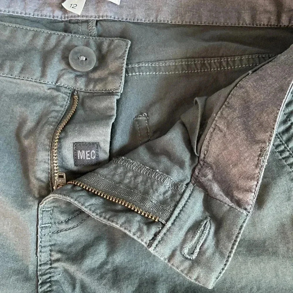 MEC | Bermuda Shorts - Picture 3 of 6